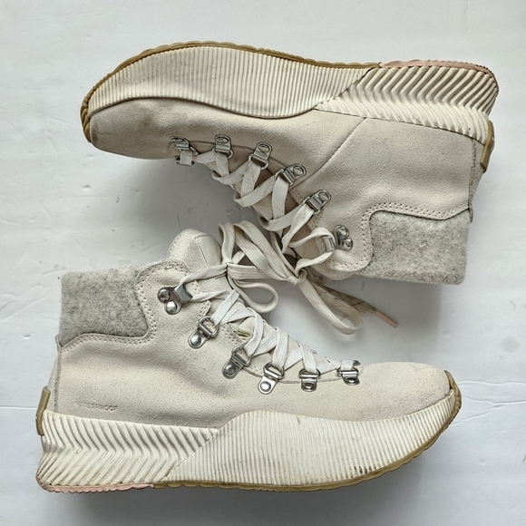 Sorel Women's Out N About III Conquest Winter Ankle Boot - Chalk, Sea Salt - Picture 4 of 9